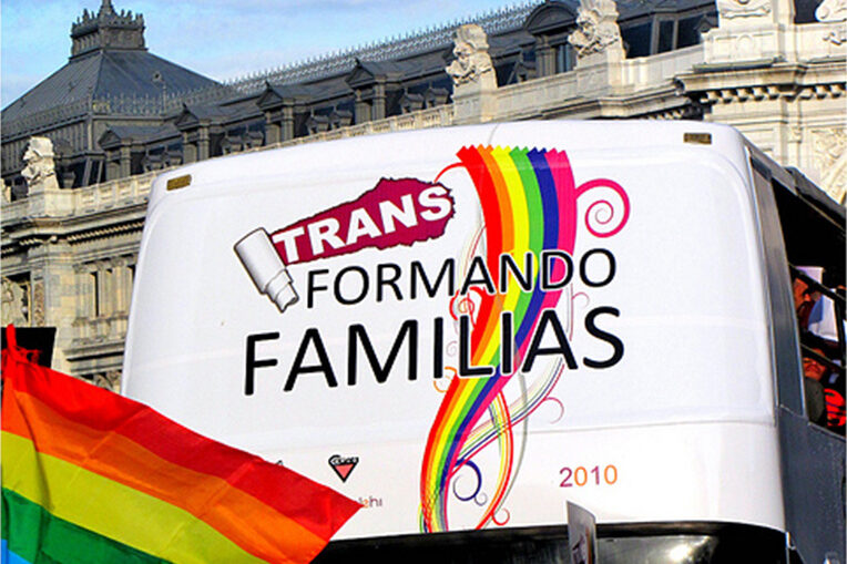 Bus Transformando Familias