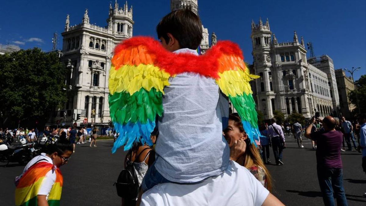 Un niño en el World Pride Madrid de 2017. Gerard Julien / AFP